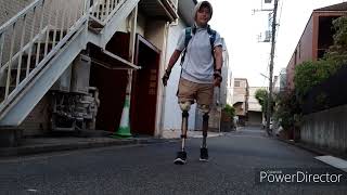 両足大腿義足ユーザーの平地歩行 Walking with bilateral above knee prosthetics on the flat surfaces