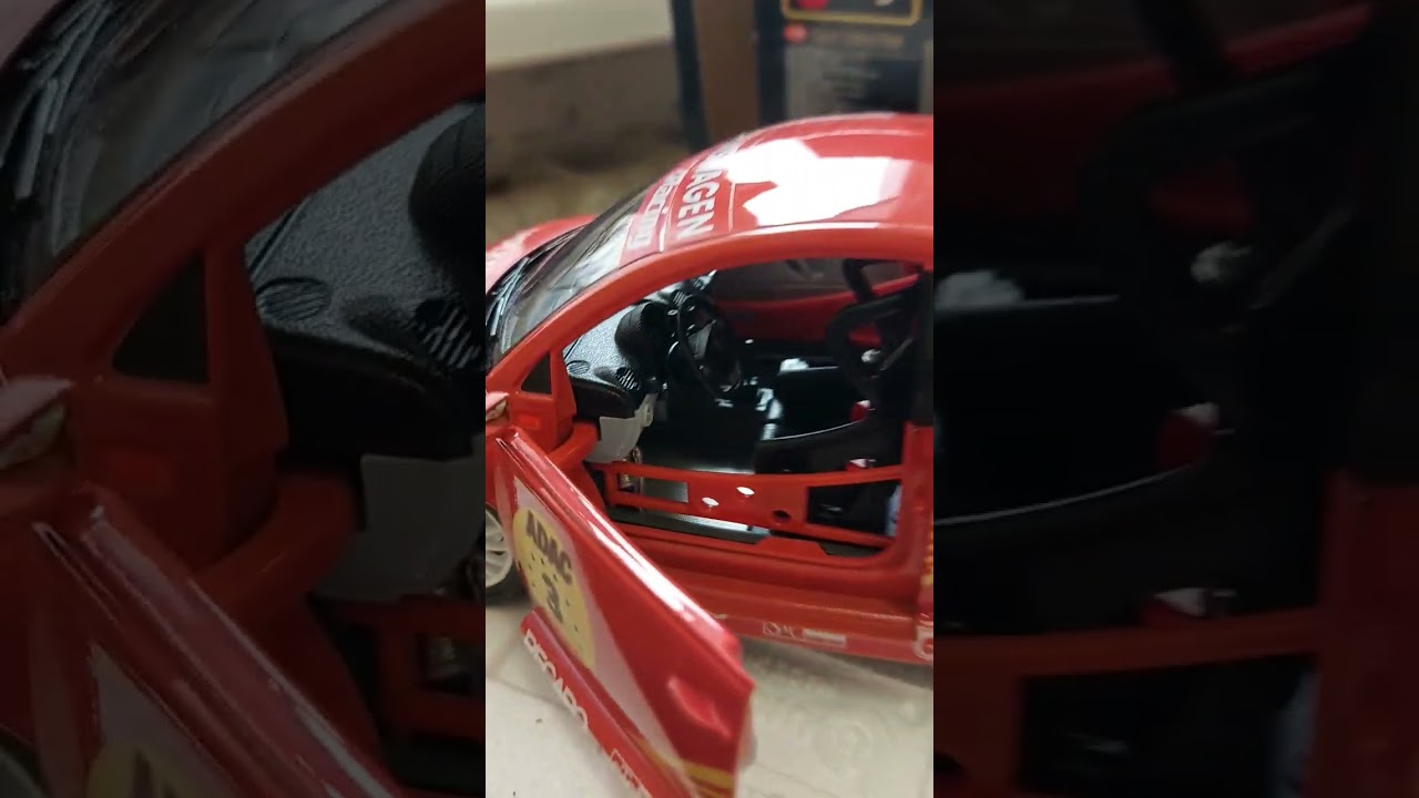 Коллекционная модель Volkswagen New Beetle Cup 1/18 Bburago