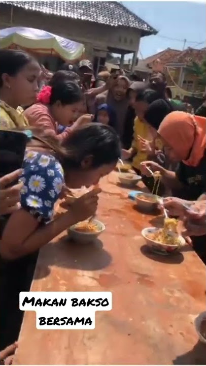 Story wa makan bakso bersama,,