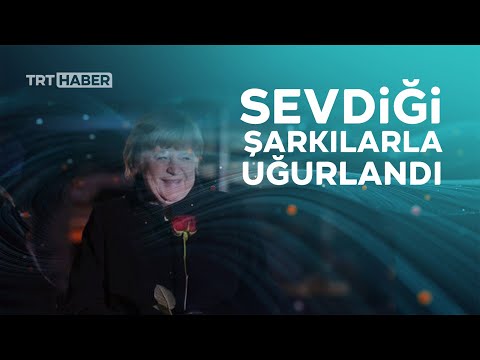 Merkel'e veda töreni: Alkışlarla uğurlandı