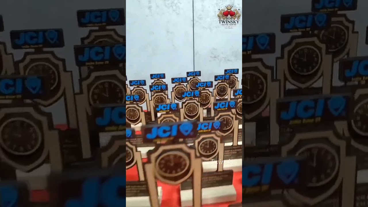 🕰 Customized Wooden Shields (Clock) – TCWA187