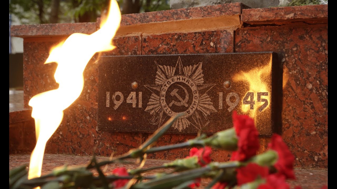 Картинка горящей свечи с анимацией к 9 мая, поздравительную открытку юбилеем