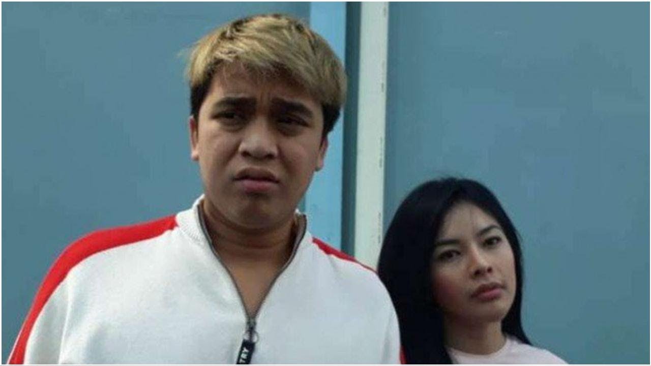 Manis Studio | Kulineran di Singapura, Billy Syahputra Pamer Makan Durian Rp2 Juta - VIVA