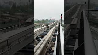 How Metro Trains Change Tracks Seamlessly#MetroTrain #Railway #TrainTracks #MetroRail #Engineering