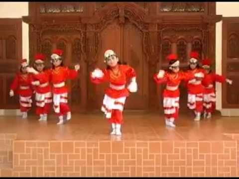 TARIAN KHAS KABUPATEN BANYUWANGI - TARI KUNTULAN UDAN AWU