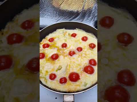 بيض مقلي مع الطماطم