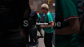 N3on got SCAMMED when this street vendor charged him $100 instead of 100 PESOS for football jersey