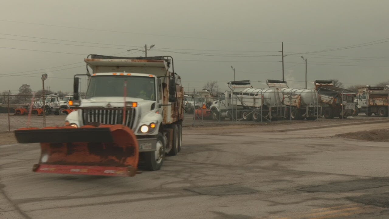 City Of Tulsa Road Crews Ready For Snow - YouTube