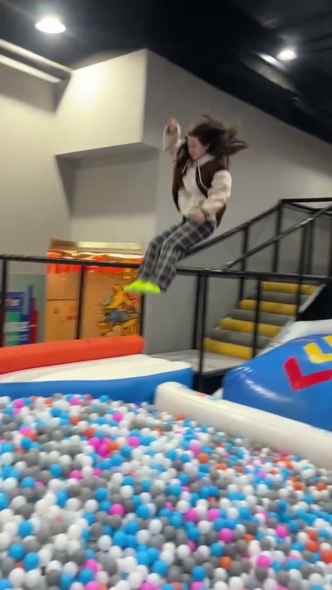 This Trampoline Is So ??Fun! Why Didn't We Just Start Jumping Around Like This When We Were Kids