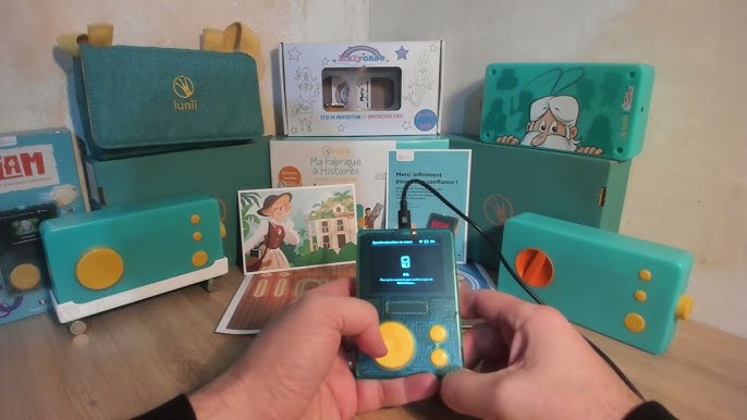 Lunii - FLAM - Baladeur d'histoires Audio interactives pour Enfants de 7 à  11 Ans - Livre Audio à Jouer 2h30 d'écoute immersives Inclus - Lecteur  d'histoires Audio fabriquée en France 