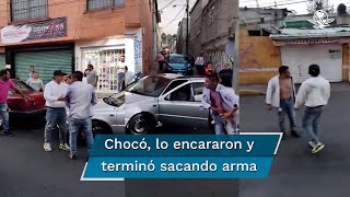 Hombre choca auto y amenaza a conductor con una pistola en Xochimilco