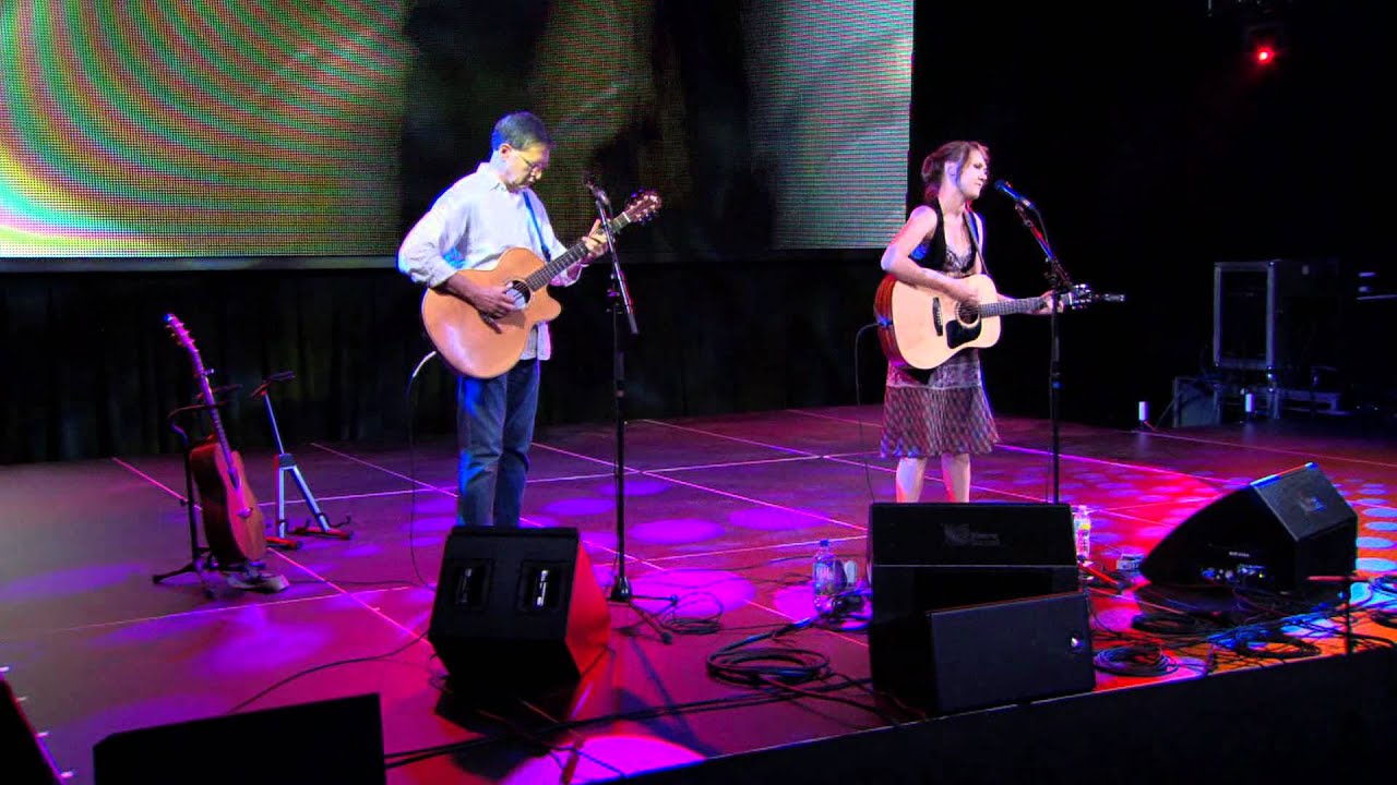 Obejrzyj Grace Pettis "Lighthouse" w YouTube Obejrzyj Grace Pettis "Lighthouse" w YouTube