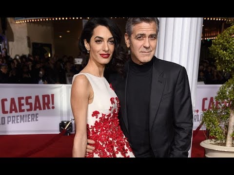Видео: Џорџ и Амал Клуни и Бенедикт Кумбербач на пријему у Бакингемској палати