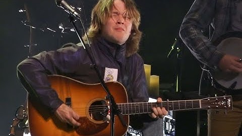 Billy Strings crushes Doc Watson