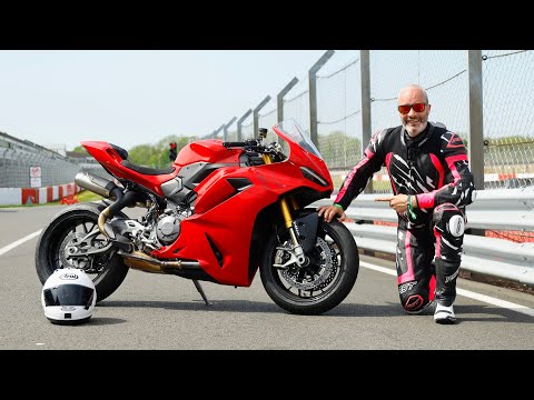 My 1st Ducati Experience! The 2025 Panigale V2 S