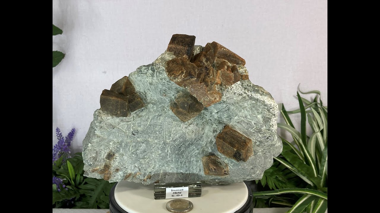 Breunnerit (Magnesit) Stufe aus dem Zillertal, Großer Greiner.