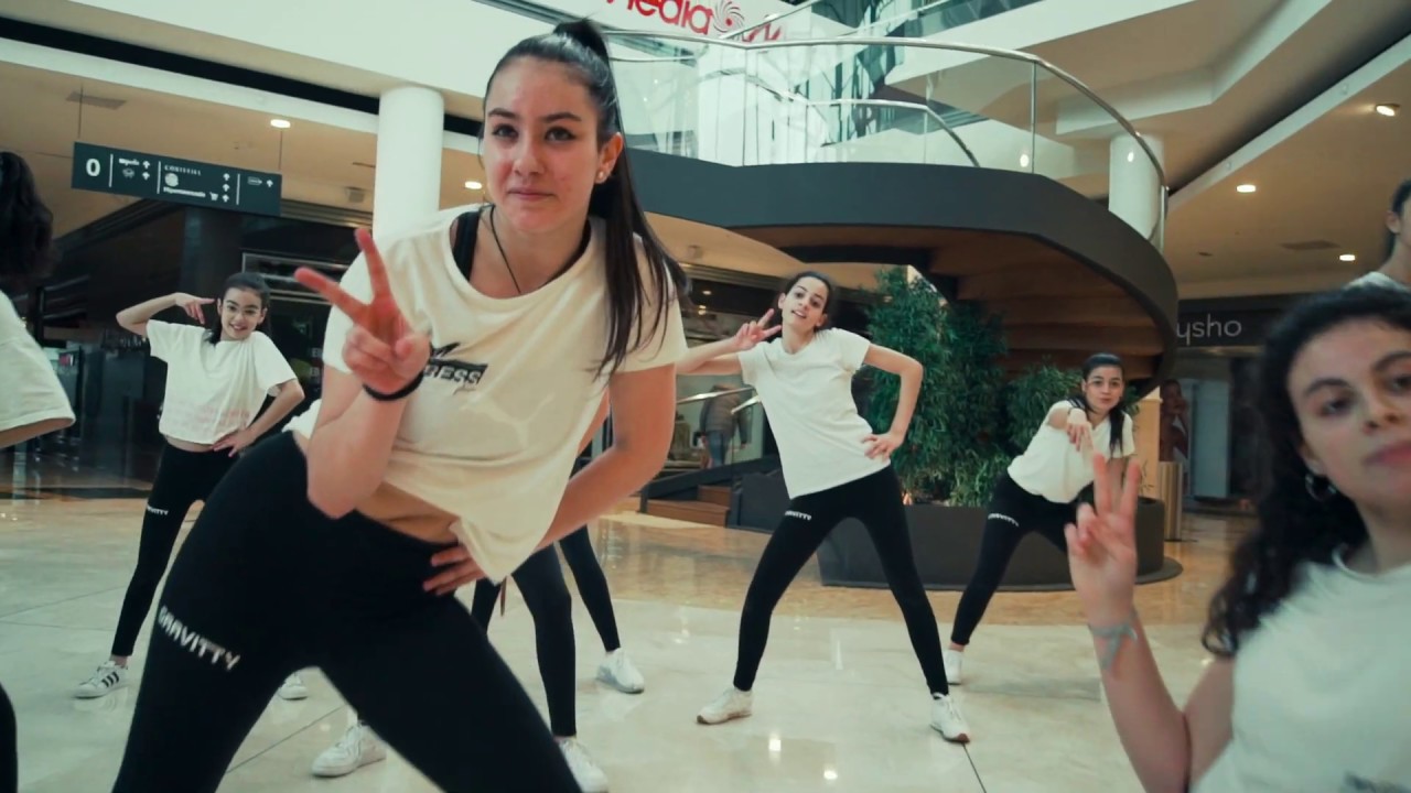 GRAVITTY: Coreografía 
