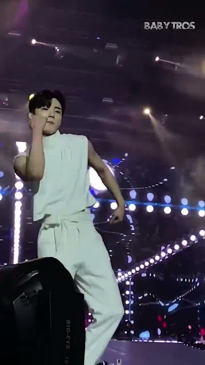 Bambam caught his fans 'cheating' with his back up dancer (Kang Sukgoo 강석구) 🤣 | #got7 #shorts