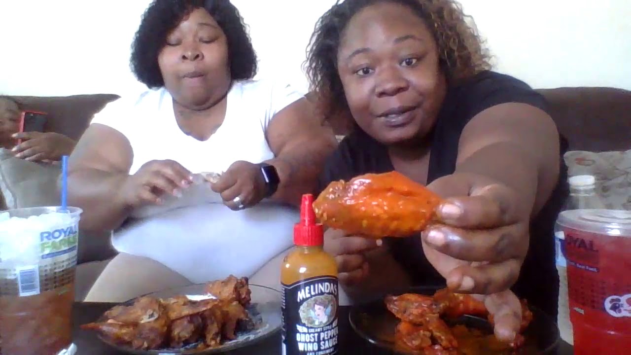 HOT WING CHALLENGE (13 wings in 13 min) YouTube