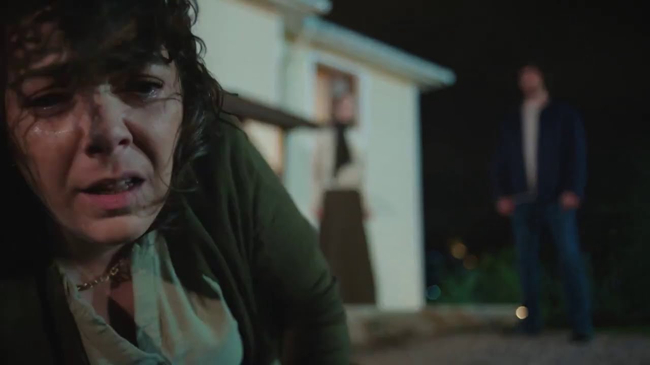 ESARET 551 - Elif mostrou o verdadeiro rosto de Suzan para Aziz.