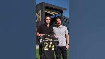 Jude Terry Is Black & Gold! | #SigningDay ✍