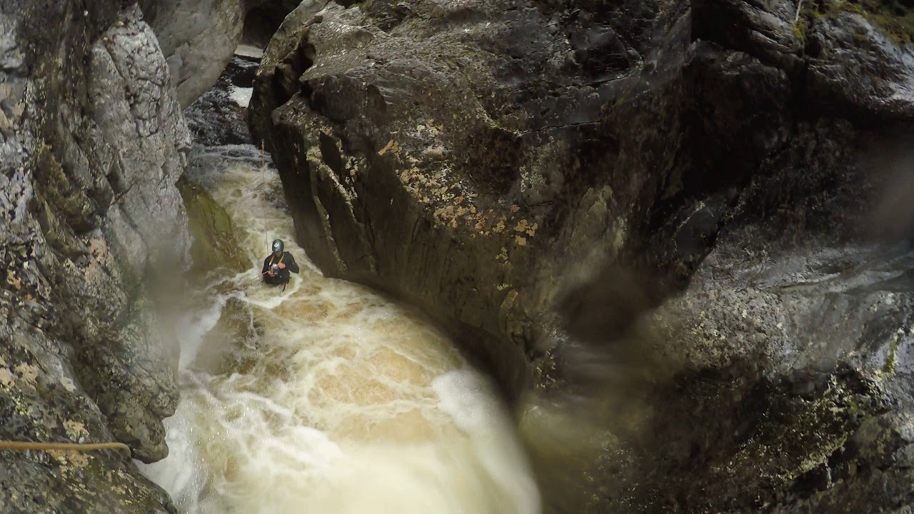 Canyoning in Dove Canyon
