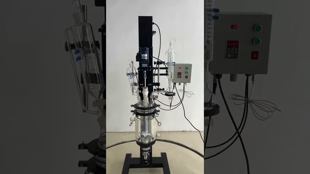 ✨ Lift & Tilt: Lab Work Made Super Easy! This glass reactor is a game-changer!