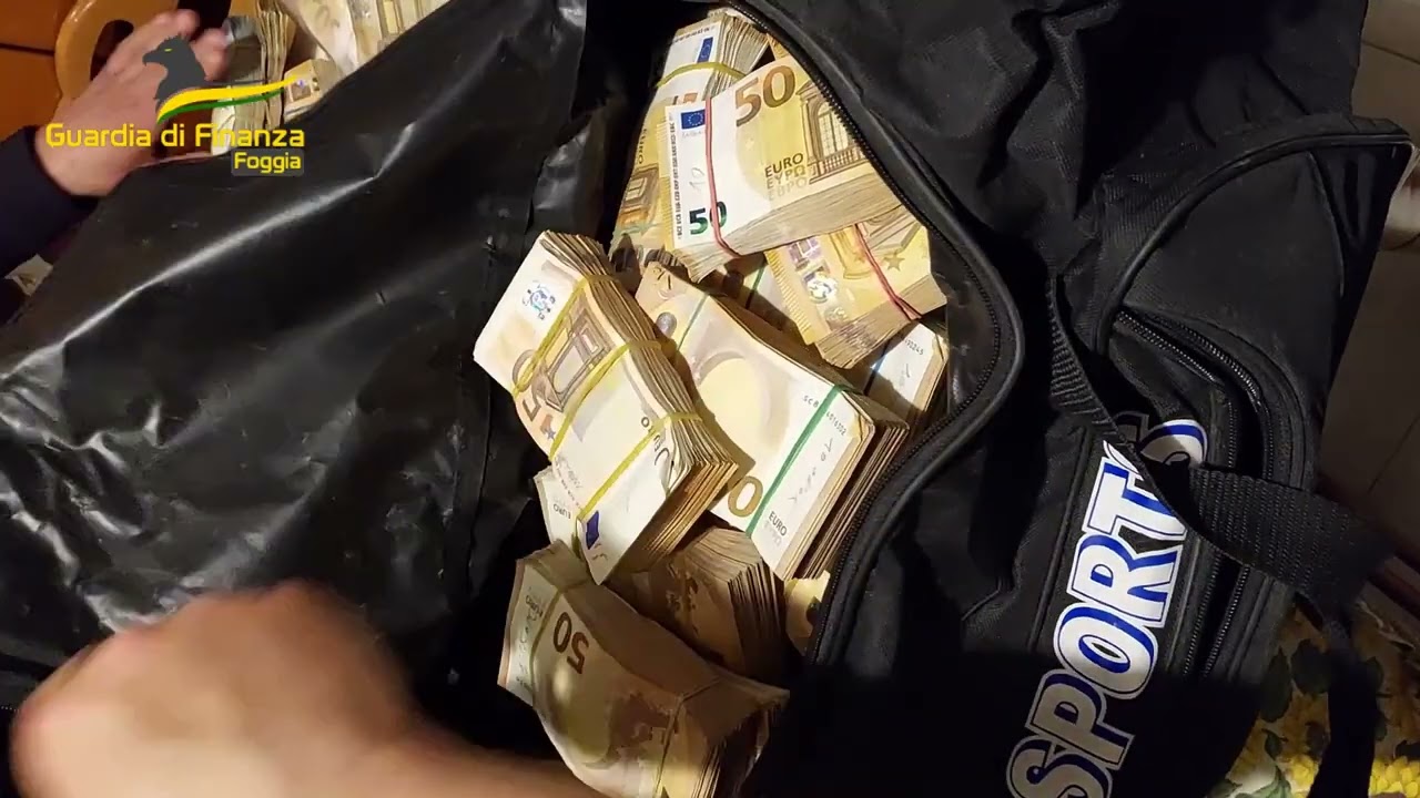 GDF Foggia ha arrestato 3 soggetti che nascondevano sostanze stupefacente, armi e munizioni.