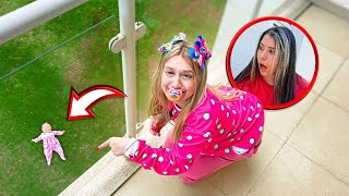 Baby Jully dropped Larissa's doll from the balcony!!