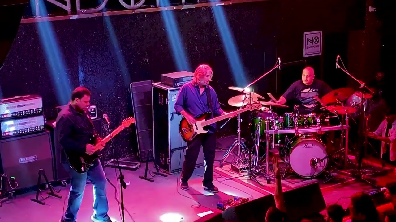 07 Bridge of Sighs - Robin Trower - Black Strat Blues Live at Bangalore, Gillys Redefined Fandom