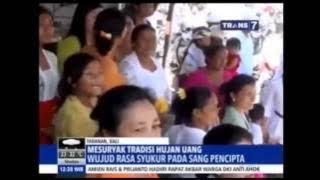 HEBOH !!! HUJAN UANG DI BALI