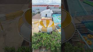 SUPER SMOOTH DROP‼️😂🤣#foryoupage #waterslides #waterpark #waterslide #rides