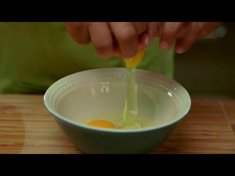 Video: Hoe Breek Je Een Ei?