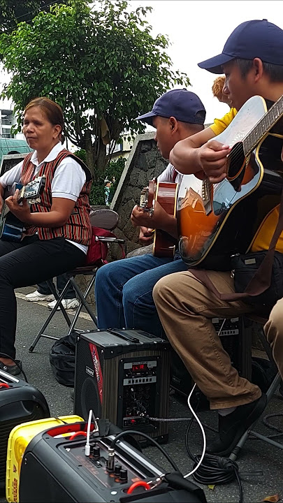 Luis Fonsi - Despacito cover by Philippine Rondalla Serenata at Session Road, Baguio City