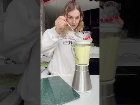 Видео: 3 способа приготовления холодного кофе с молоком