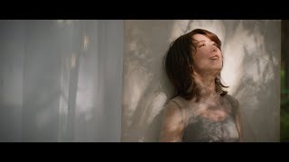 moumoon / 君の隣、太陽の下で (Official Music Video)