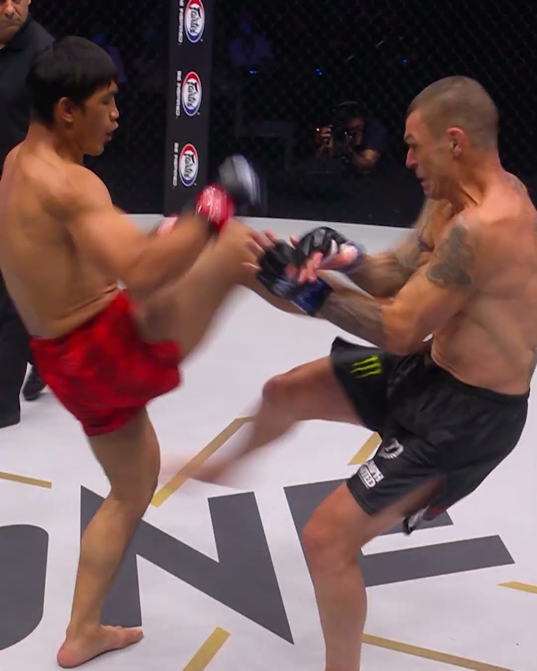 HISTORIC striking showdown ? Relive Eduard Folayang's battle with Muay Thai icon John Wayne Parr!