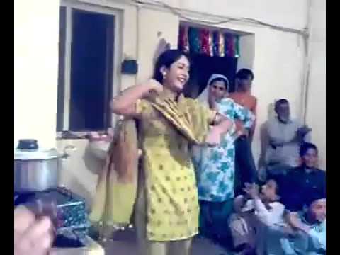 Peshawar Girl dance in wedding at home with a nice pashto song YouTube -  YouTube