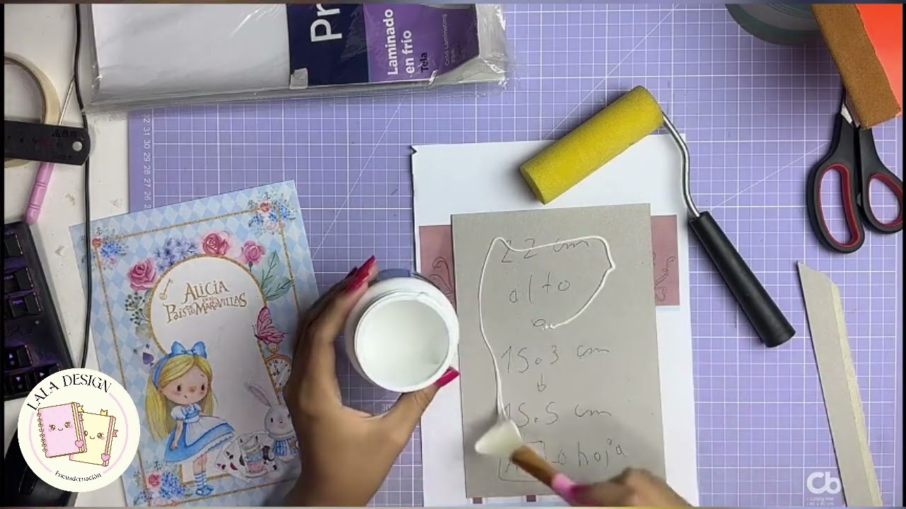 Libreta anillada Alicia en el país de las maravilladas parte 1 -Lala design encuadernación 
