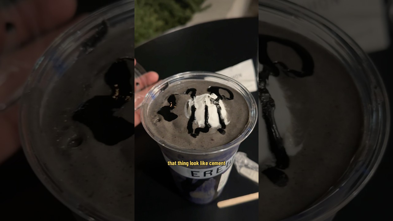 Пробуем готический смузи от Erewhon