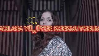 Cennetten Çi̇çek Mi̇ Topluyorum Lyri̇cs