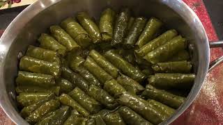 Best recipe of veggie stuffed grape leaves (Yallanjy) (افضل وصفة لورق العنب بالخضار (يالاّنجي)