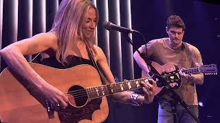 John Mayer and Sheryl Crow perform “Strong Enough” Resimi
