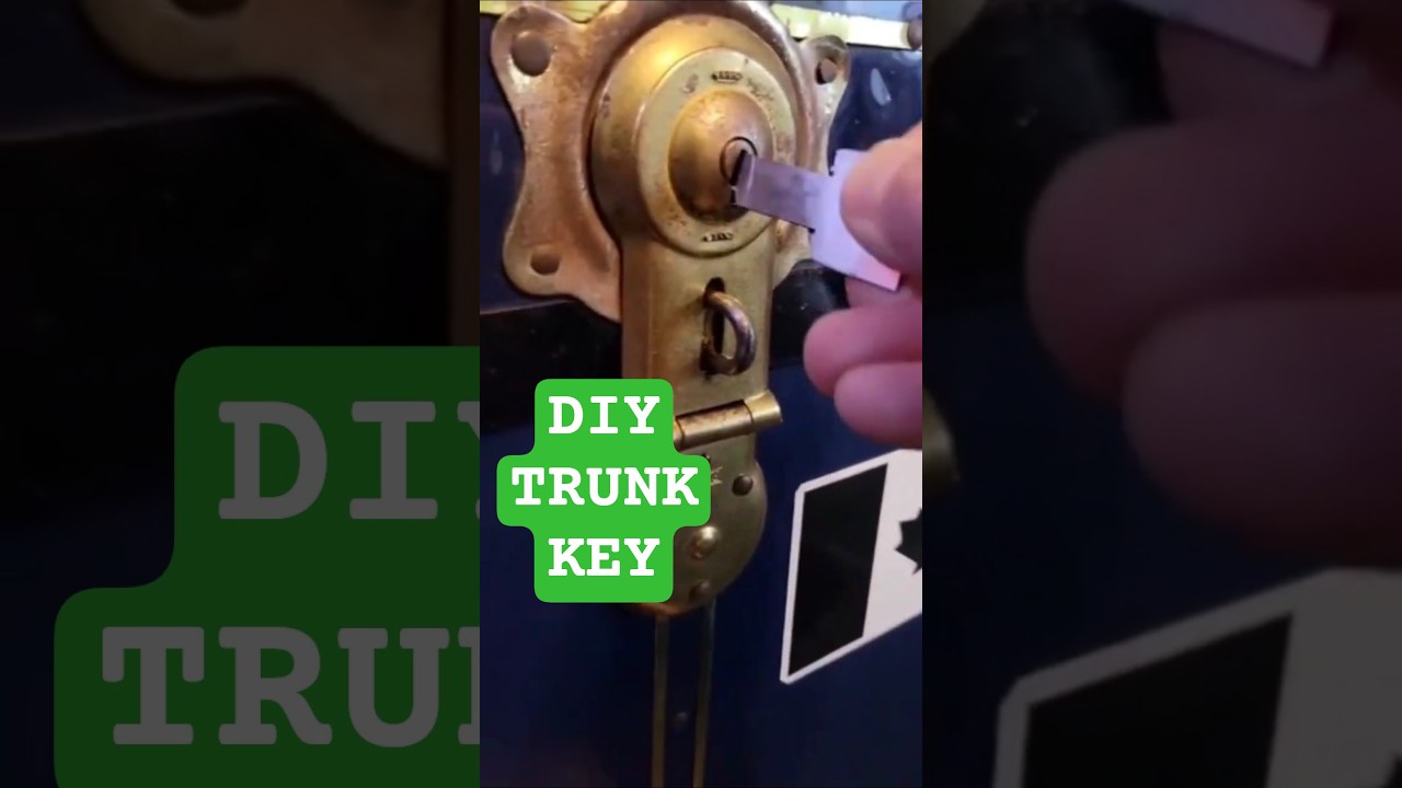 Самодельный ключ для пароходного чемодана (древняя технология)