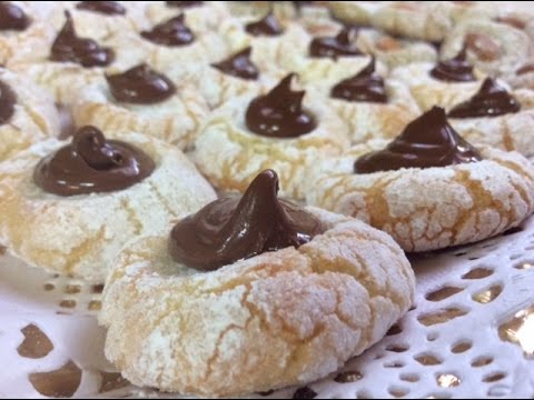 Biscotti Di Natale Alle Mandorle.Pasticcini Alle Mandorle Tutti A Tavola Youtube