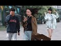 Singing out of Tune in Public | Prank 当听到女生在街头大声跑调唱情歌，路人的表情亮了