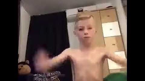 12 Jarige Jongen slaat 20 Jarige jongen K O   VEEL BLOED