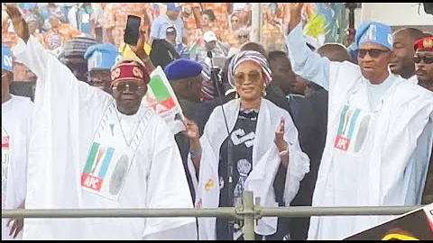 Tinubu And His Wife Steal The Show With Their Moves At Presidential Campaign