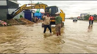 Activity Remove Mud And Land Clogged Culvert Drain Flood Rain On Street Road After Heavy Rain by Clean  Daily12M 949 views 3 months ago 4 minutes