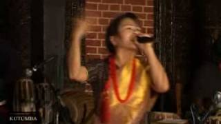 Video thumbnail of "Sundari Mica & Kutumba  /  JIGUTHO MAAN"